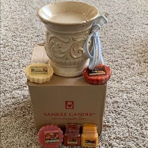 NWOT wax warmer with wax melts!